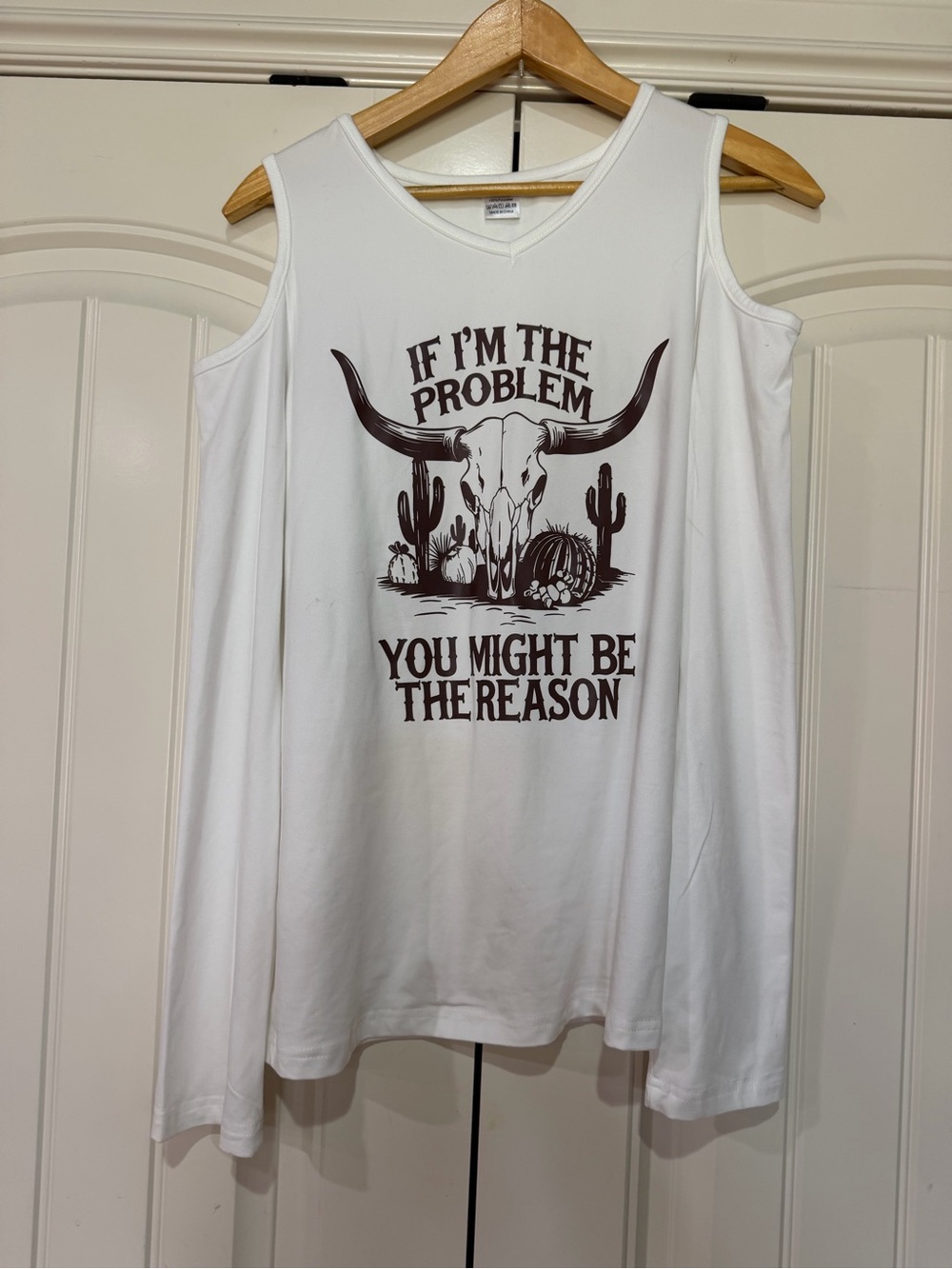 Women’s White Graphic Tank Top with Western Skull Print size large